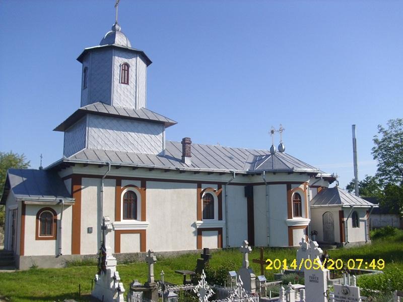 Biserica - vedere exterioară